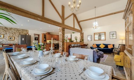 4 Bed in Cawton 2