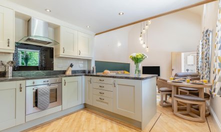 2 Bed in Pilsley 6