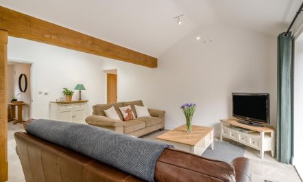 2 Bed in Old Sodbury 3
