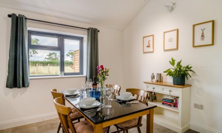 2 Bed in Old Sodbury 6