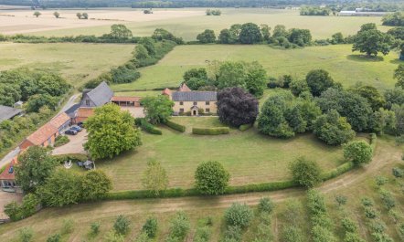 6 Bed in Bramfield 5
