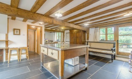 6 Bed in Bramfield 8
