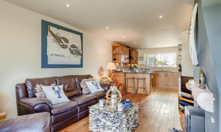 2 Bed in Thurlestone 8