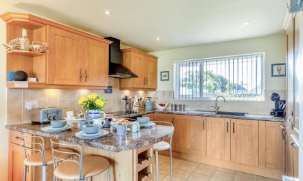 2 Bed in Thurlestone 9