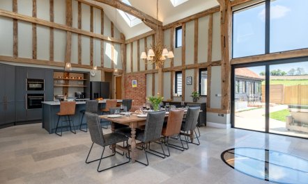 4 Bed in Offton 1