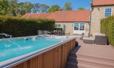 6 Bed in Pickering 1