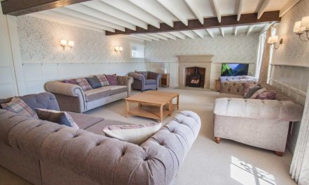 6 Bed in Pickering 3