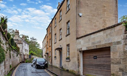 4 Bed in Widcombe 1
