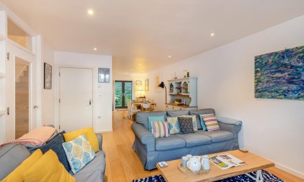4 Bed in Dartmouth 2