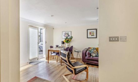 2 Bed in Bath