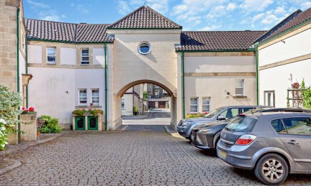 2 Bed in Bath 9