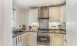 2 Bed in Bath 6