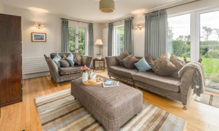 5 Bed in Foxton 8