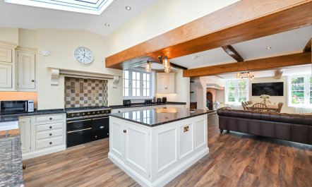 5 Bed in Thurgarton 6
