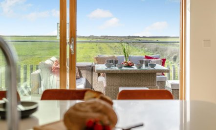 3 Bed in St. Eval 7