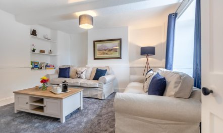 3 Bed in Holcombe 2