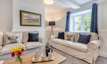 3 Bed in Holcombe 1
