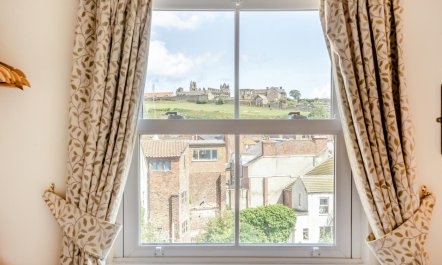 2 Bed in Whitby 4