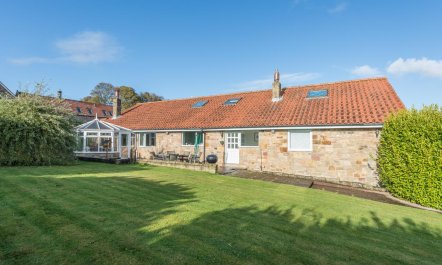 3 Bed in Newton-on-the-Moor 2
