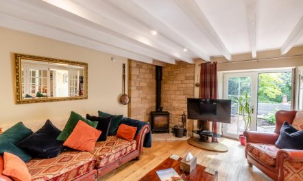 3 Bed in Netherton 1