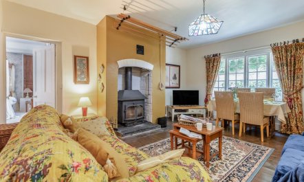 2 Bed in Knighton 5