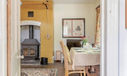 2 Bed in Knighton 3