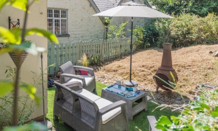2 Bed in Knighton 1
