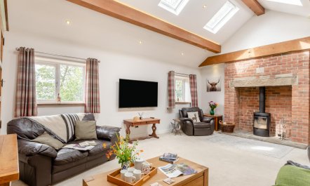 6 Bed in Menston 8