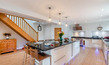 6 Bed in Menston 1