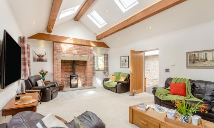 6 Bed in Menston 7