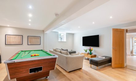 6 Bed in Menston 9