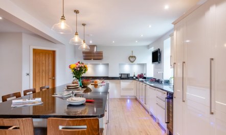 6 Bed in Menston 4