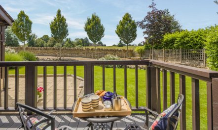 1 Bed in Burleigh 1