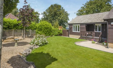 1 Bed in Burleigh 6