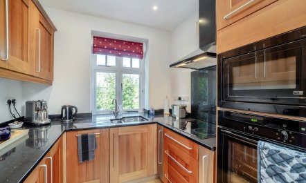 1 Bed in Burleigh 5