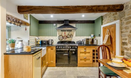2 Bed in Bolton By Bowland 1