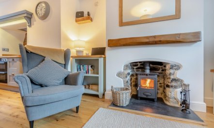 2 Bed in Sticklepath 2