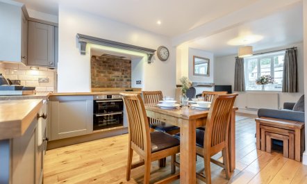 2 Bed in Sticklepath 1