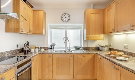 3 Bed in Dartmouth 6