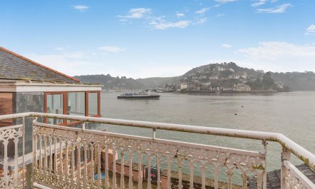 3 Bed in Dartmouth 1