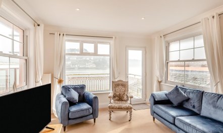 3 Bed in Dartmouth 3