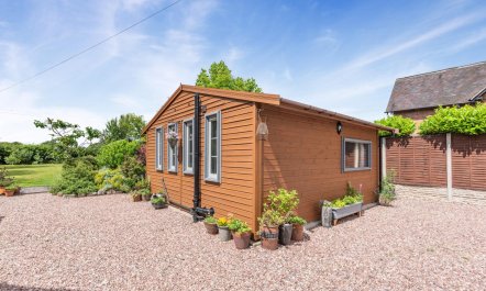 1 Bed in Lawnhead