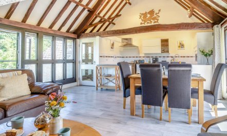 3 Bed in Cantref 4