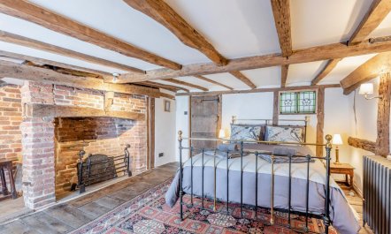 2 Bed in Battle 1