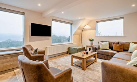 4 Bed in Windermere 1
