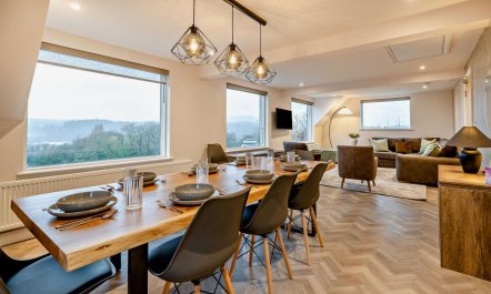 4 Bed in Windermere
