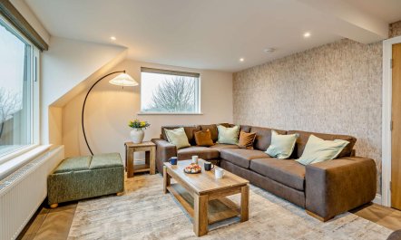 4 Bed in Windermere 6