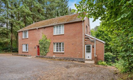 3 Bed in Cwmtaf