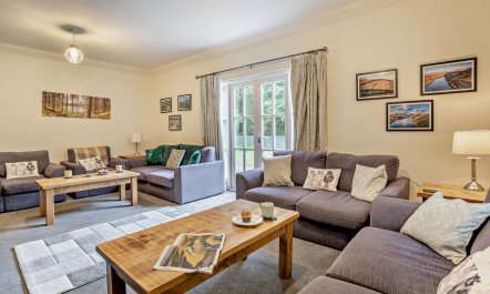 3 Bed in Cwmtaf 2