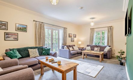 3 Bed in Cwmtaf 5